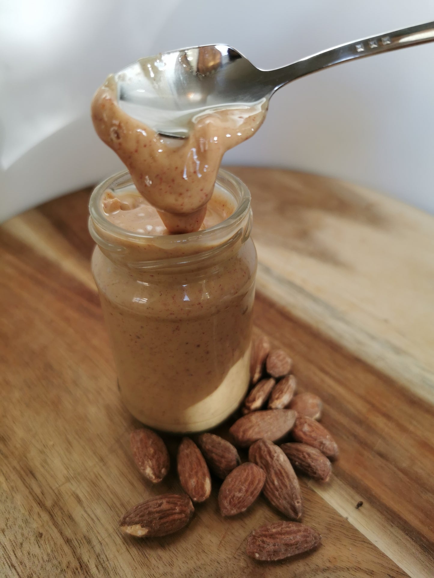 Mandelmus mit Himbeere